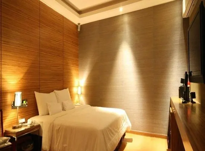 Lava Seocho 3*