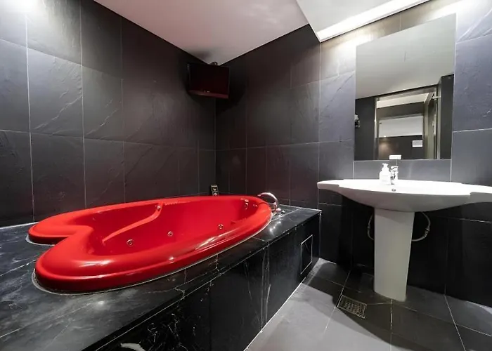 Lava Seocho 3*