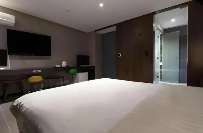 Lava Seocho Motel 3*