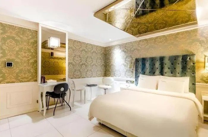 Lava Seocho Motel 3*